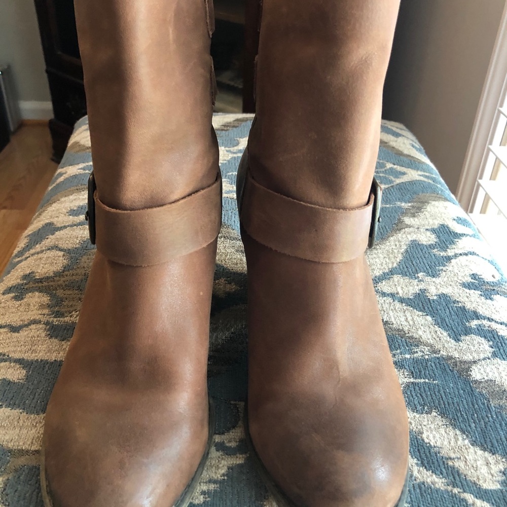 BCBGenerations 8M/38 tan leather boots - Picture 4 of 5